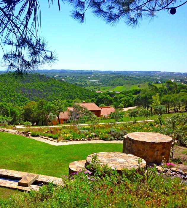 Casa dos Sonhos, private terrace, quiet location, walking to village, ecological pool, pets considered, nature friendly