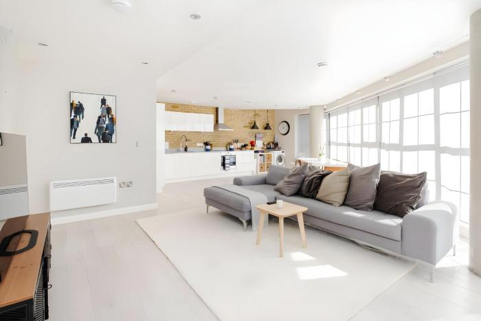 Large Apartment By Liverpool Street Station