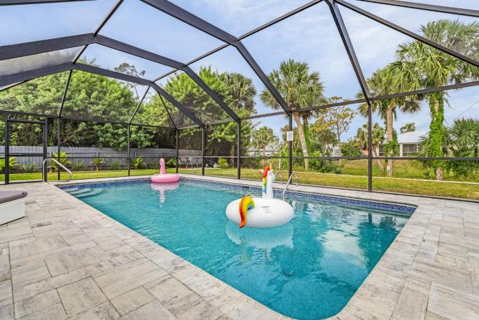 Large Outdoor Living Space, Pool Table and Heated Pool - Oasis of Port Charlotte - Roelens