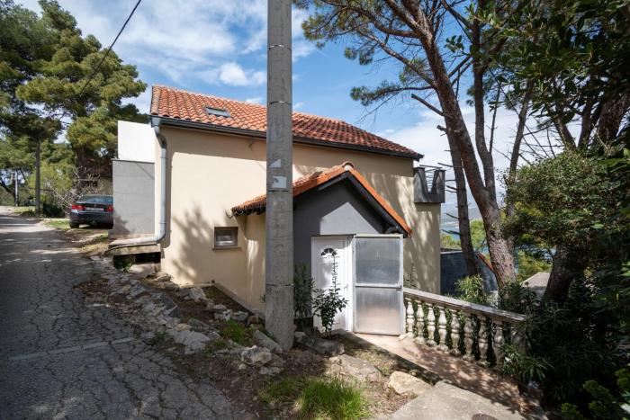 Apartments with parking space Donji Karin, Novigrad - 22350