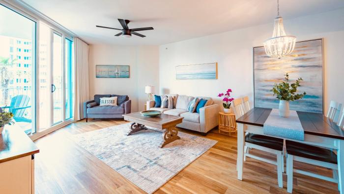 Pool view condo at Palms of Destin