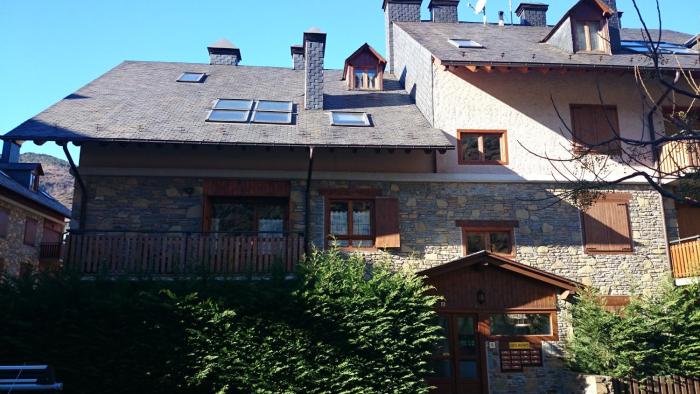 APARTAMENT ESTERRI DÀNEU - EDIFICI MONTARDO