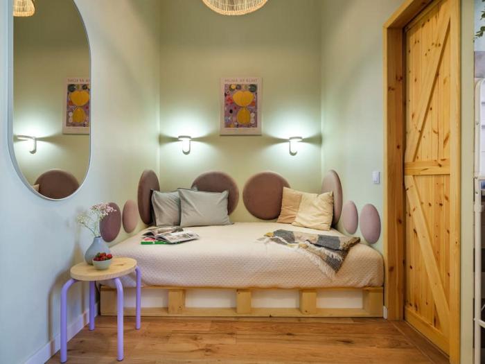 Crocus narrow studio Kochanowskiego