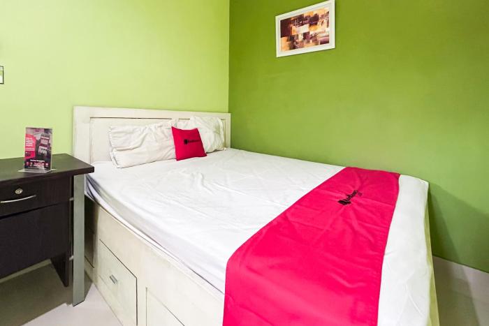 RedDoorz Syariah Near SMA N 6