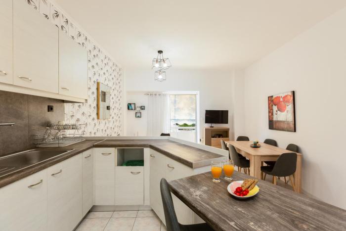 Luma Apartment near the beach!