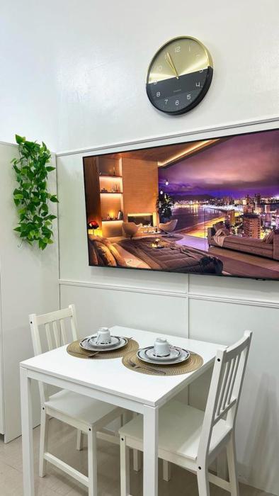 Mid-Century Extent Condo Unit @ Shore 2, MOA