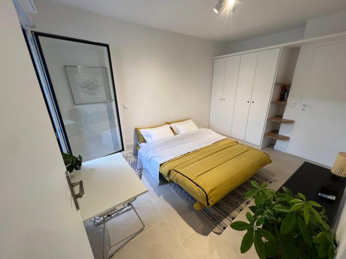 Studio indépendant avec terrasse