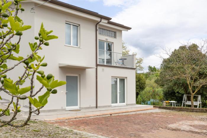 Art Apartments Sarzana - casa con giardino - Capitano Izim