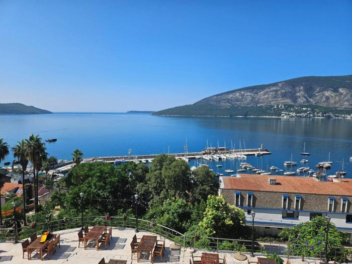 Apartments Božović