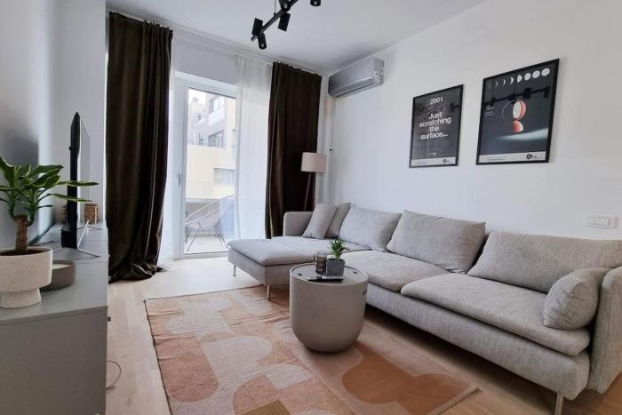 Urban Studio - Central Condominium