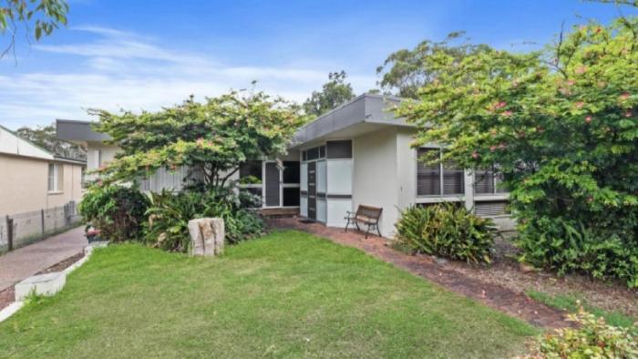 77 Booner By The Beach