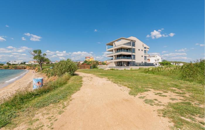 Cozy Apartment In Povljana With Wifi