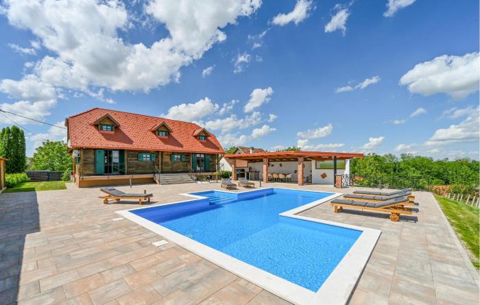 Lovely Home In Lestakovec With Kitchen