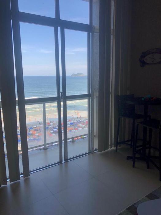 Apartamento frente mar da pitangueiras
