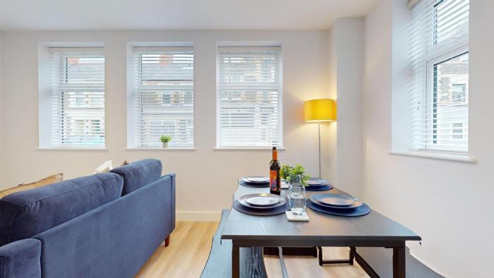 Spacious One Bedroom | WiFi