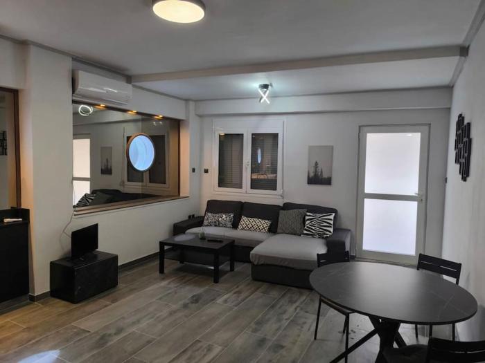 διαμέρισμα επάνω στο σταθμός