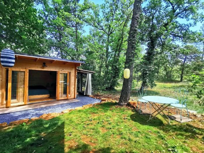 Cabanon dans un écrin de verdure