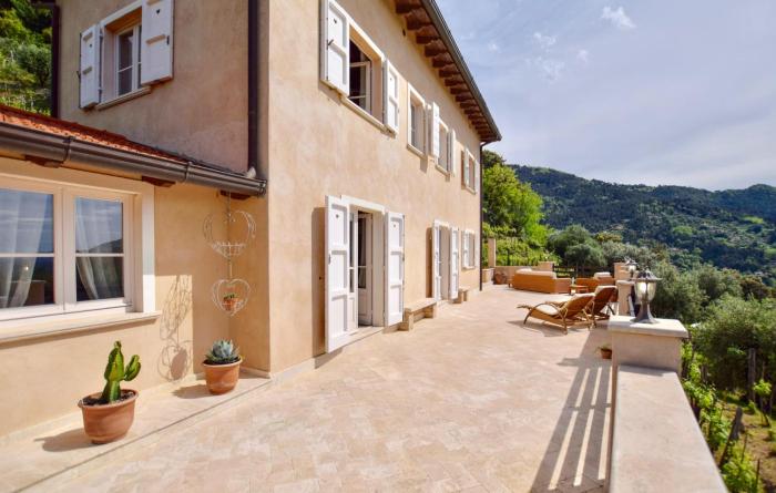 3 Bedroom Lovely Home In Pietrasanta