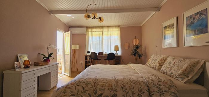 Nuçis Place 3, cozy 1 bedroom apartment with balcony near Bllok