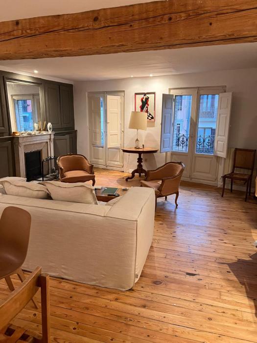 habitacion individual baño compartido centro pamplona