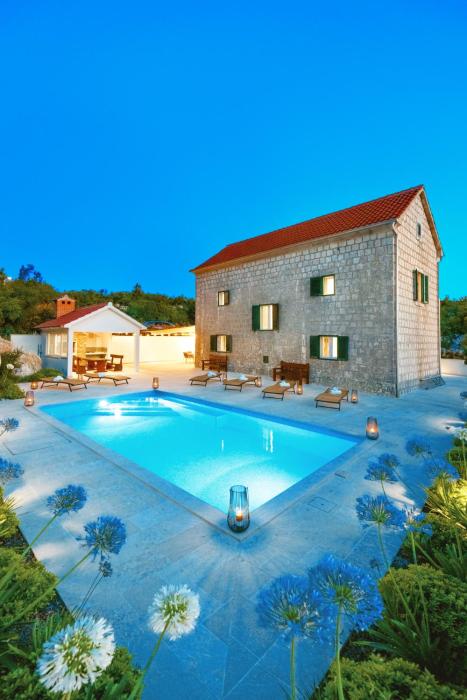 Villa Sion peaceful villa with private pool and stunning mountain view