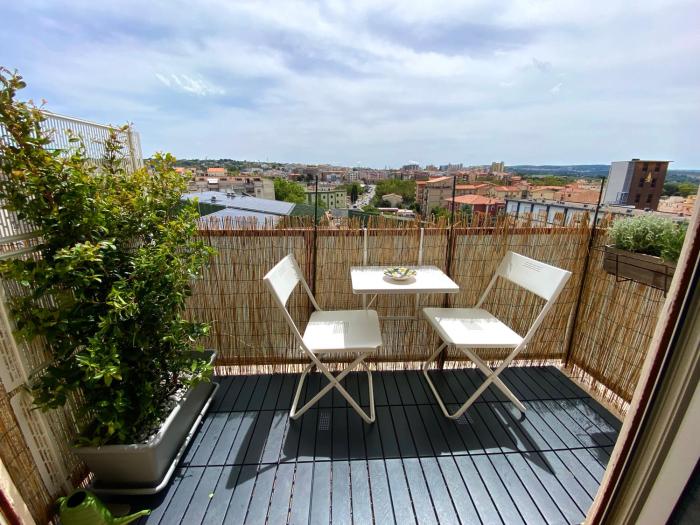 Via Roma a un passo dalle università!