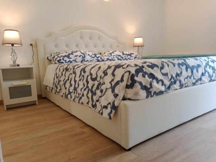 La Grotta Sardegna 5 Bedrooms each with a Private Ensuite Bathroom featuring a Hydromassage Shower Air Conditioning