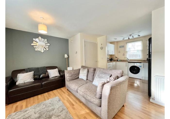 1 Captains Rest Modern 2 bedroom Brixham harbour flat