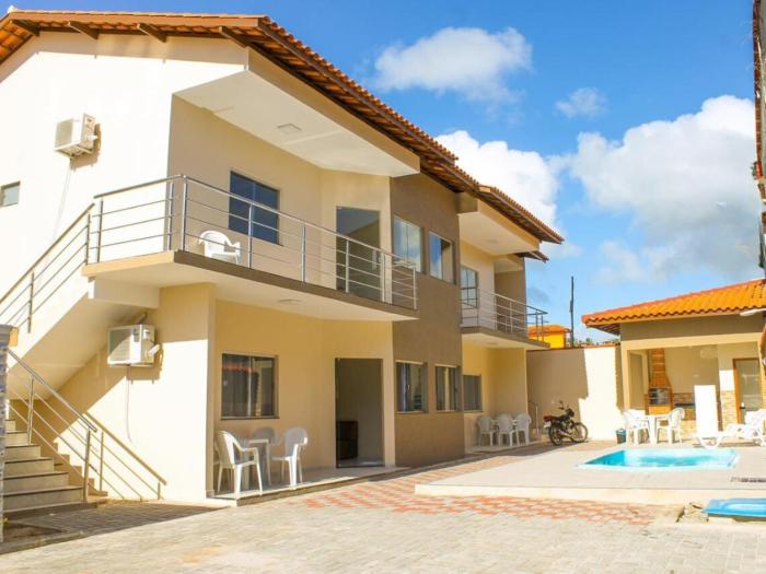 Condomínio na Praia de Taperapuan a 350 m do Complexo Axé Moi