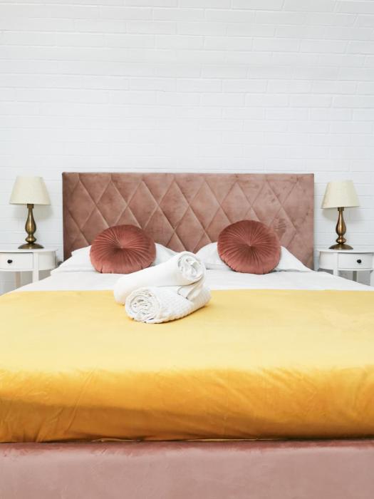 Portos Boutique in Old Town Center