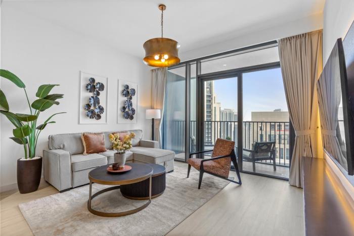 Luxury Living with Panoramic View in Creek Harbour