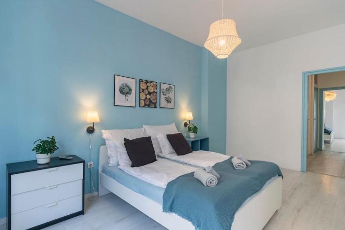 Center Apartment, Style, Best Location, AC, Balcony