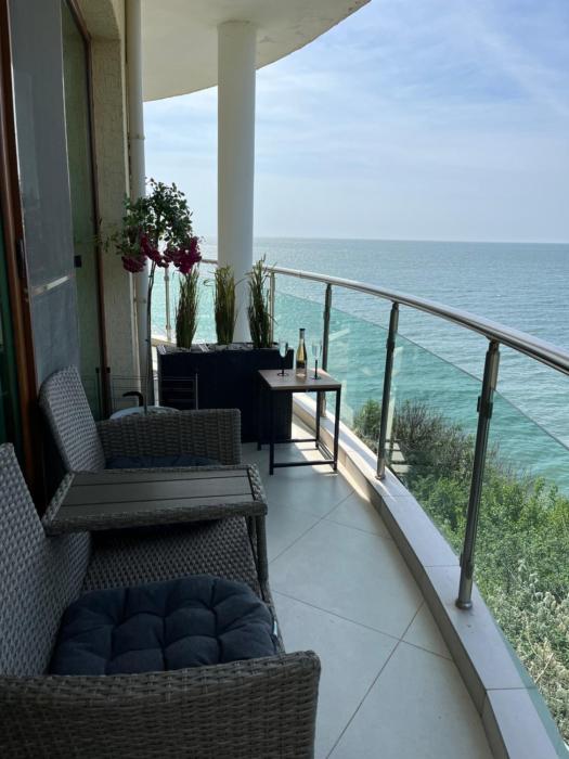Golf Coast Boutique Studio with sea view