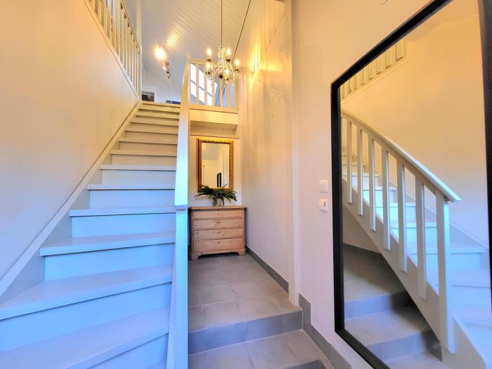 Mercury House, Cathedral View ! Free Parking !