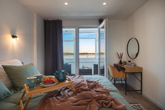 Harbor View Apartment