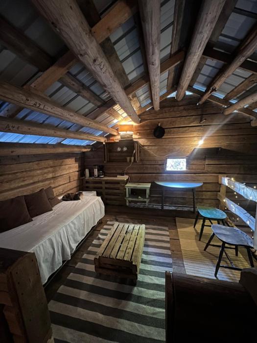 Elämyksellinen majoitus aitassa