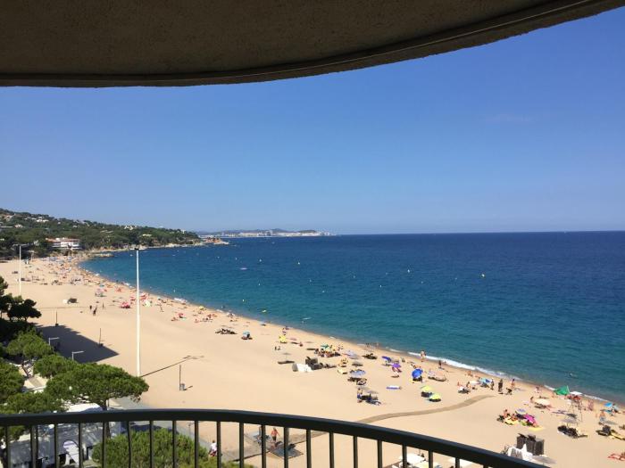 Espectacular apartamento sobre el mar con parking