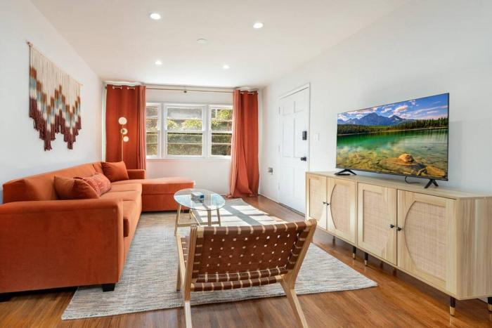 Dreamy Venice Gem Walk to Beach and Abbot Kinney