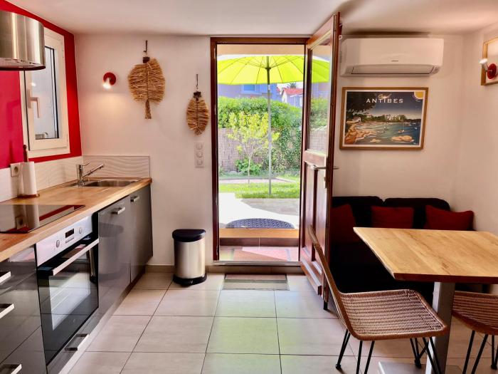 Appartement deux pièces donnant sur un jardin