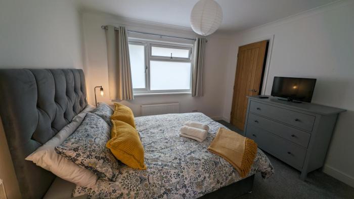 Chy Lowen Private rooms with kitchen, dining room and garden access close to Eden Project & beaches