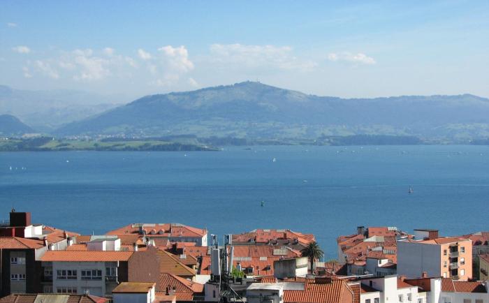 Piso céntrico con vistas al mar