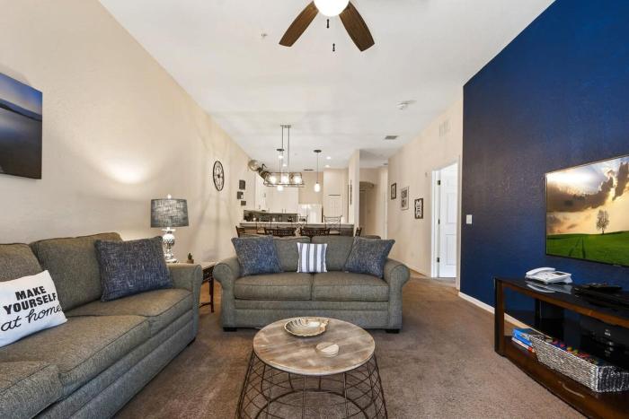 Cute condo in Bahama Bay with big balcony