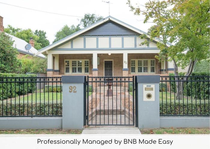 The Oaks on March Stunning & Elegant CBD Home