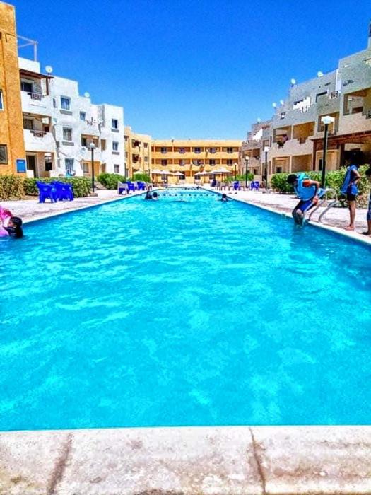 شاليه مكيف 90م بلو لاجون للعائلات فقط