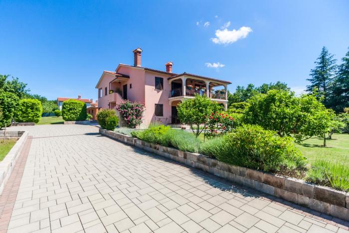 House Licul, 3-bedroom house with pool and garden near Labin, Ferienhaus Istrien