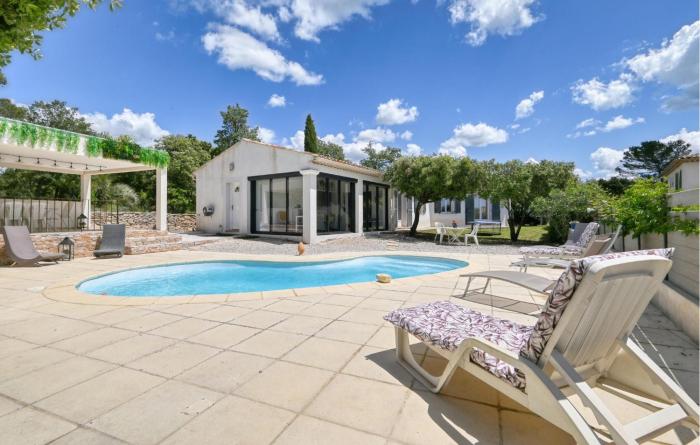 3 Bedroom Lovely Home In Tourves