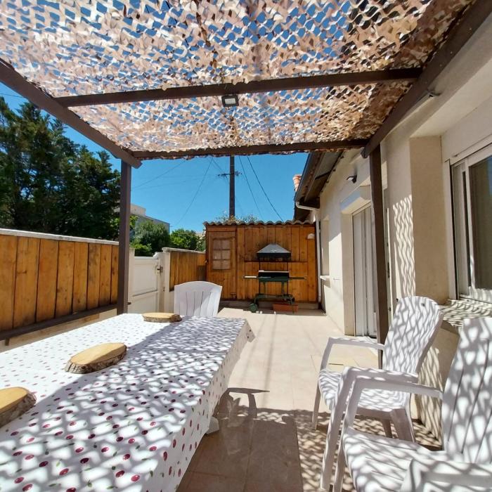 Coquette maison, 2 chambres mansardées, Narbonne Plage