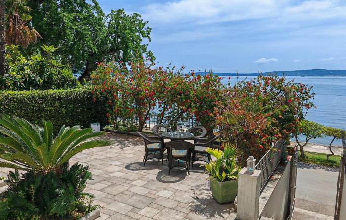 Gorgeous Apartment In Kastel Luksic