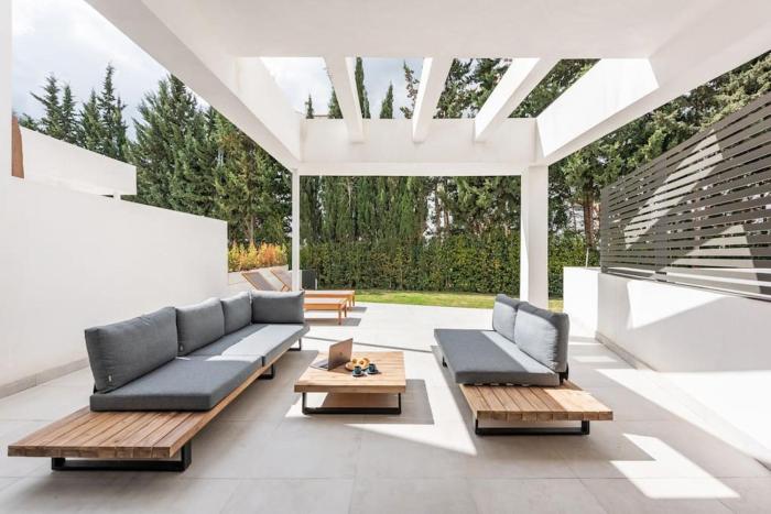 Charming beach home in Estepona west