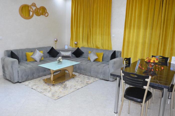 Riad Bollywood- family charm